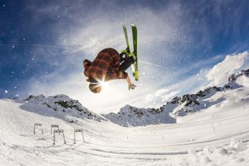 开云体育官网-南非终结西班牙，蒂亚戈在风暴眼中写下新纪元