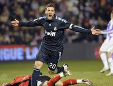 开云体育下载-逆袭绝境，索伯车队如何创造赛季唯一胜利