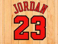 开云官网-东方巨塔对阵西部铁壁，王哲林火热状态点燃川军鏖战爵士之夜