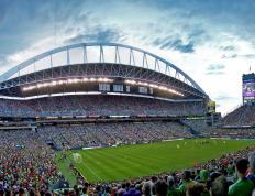 开云官网-冲破梅赛德斯铁幕，周冠宇在索伯围城中的唯一性破局