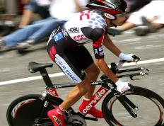 开云平台-剑指孤峰，当印度羽球洪流碾过太极虎，石宇奇在绝壁上刻下唯一