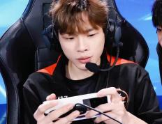 开云体育官方网站-关于HKA绝杀CLG，Canyon开启传奇时刻焦点之战成都决赛之夜，点燃全场激情的信息