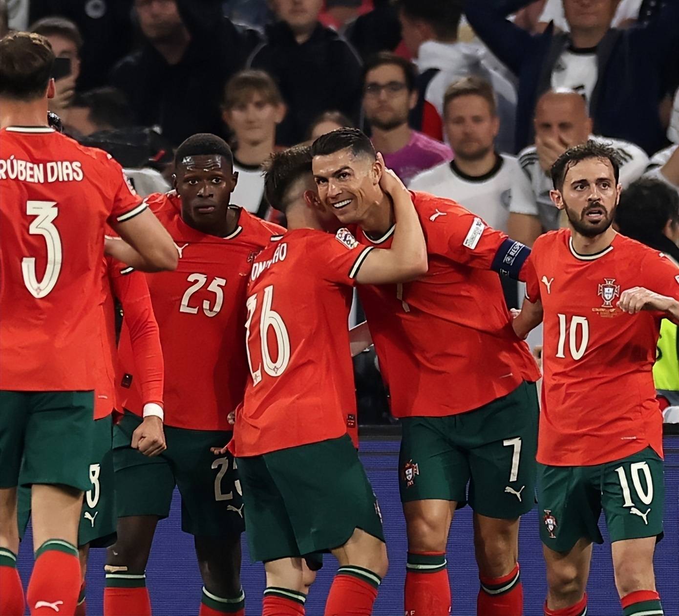 开云APP-欧国联半决赛强队对决，胜者跻身决赛的简单介绍