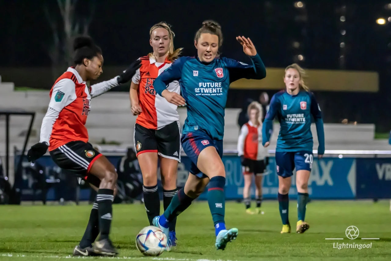 开云体育官方网站-波兰女足表现抢眼，成功进入比赛四强赛