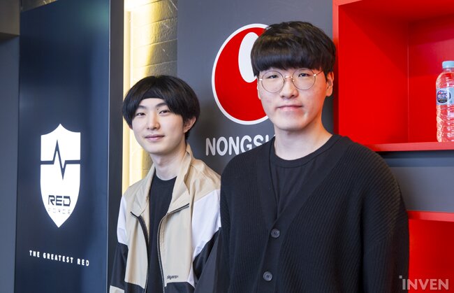 开云体育在线-NS险胜RNG,Xiaohu极限生还后反打鏖战多局淘汰赛,锁定晋级资格