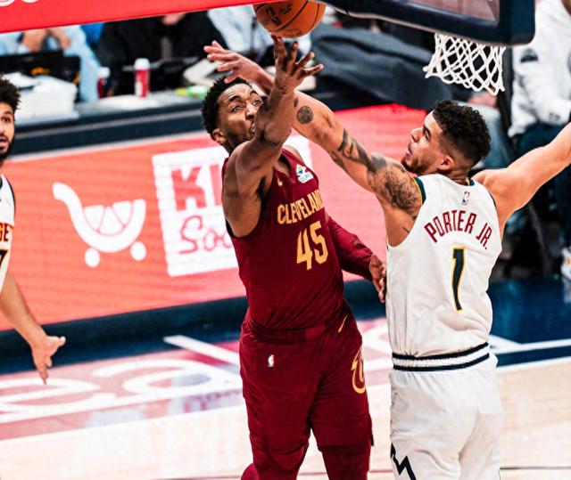 开云官方app入口-火箭大胜掘金,威少砍下三双