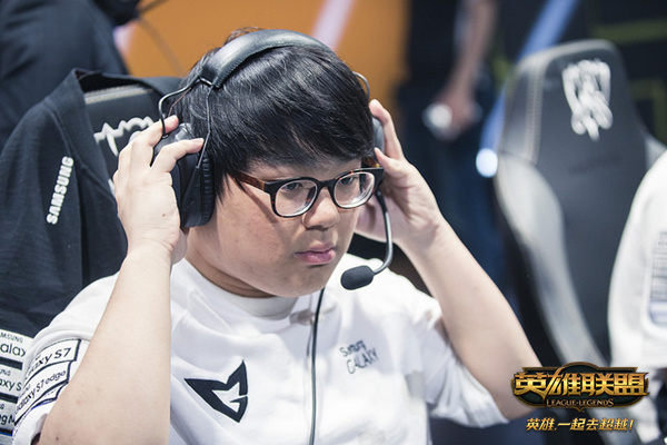 开云体育官网-SHR轻取RNG，Ming团战一打五激烈交锋八强赛，锁定晋级资格的简单介绍